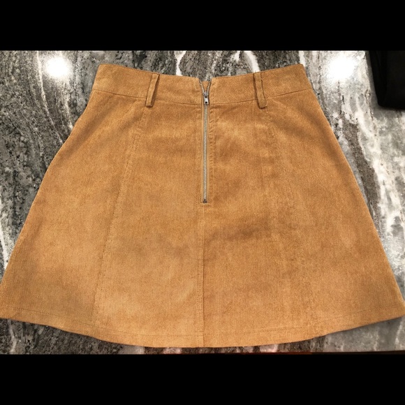 Brown mini skirt - Picture 2 of 3